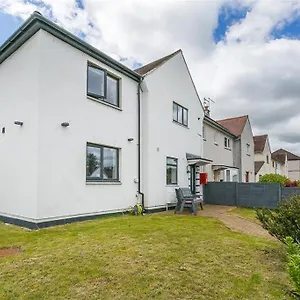 Dreghorn House - 10 Beds 2,5 Ba - Private Parking - Free Wifi Holiday home Edinburgh