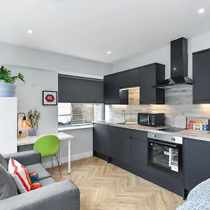 The Varsity Apartment Nottingham
